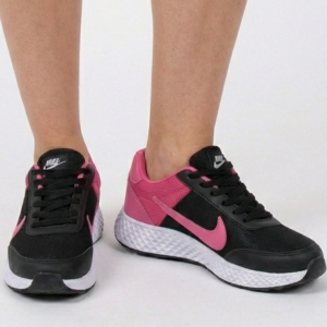 Zapatillas-negras-con-rosa-para-chicas-mujeres-deporte-nike